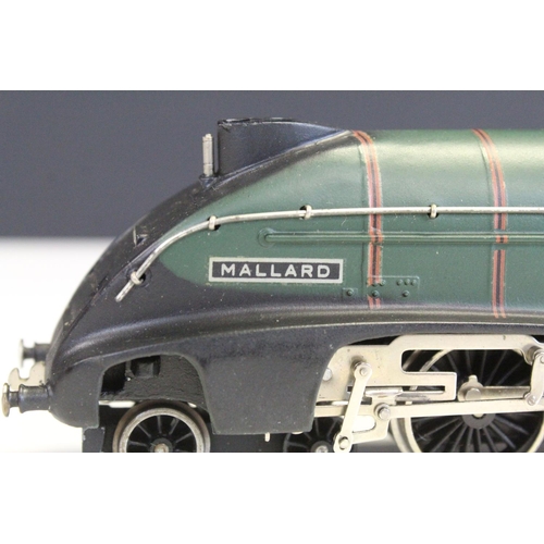 107 - Four Hornby Dublo locomotives to include 2225 LMR 2-8-0 8F in reproduction box, Cardiff Castle, Mall... 