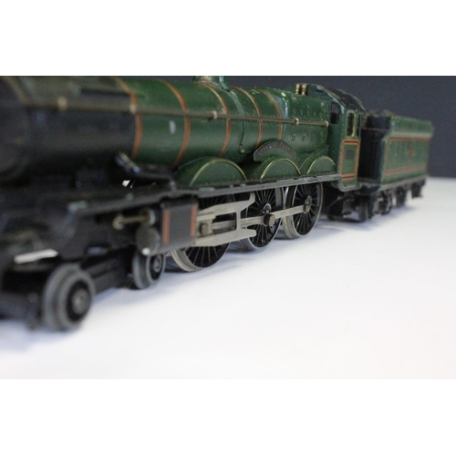 107 - Four Hornby Dublo locomotives to include 2225 LMR 2-8-0 8F in reproduction box, Cardiff Castle, Mall... 