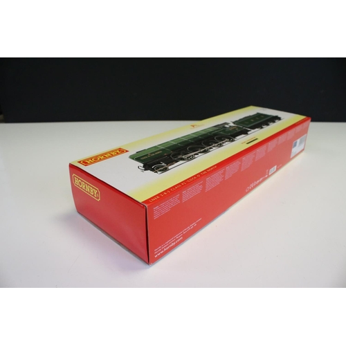 160 - Boxed Hornby OO gauge R3207 LNER 2-8-2 Class P2 Cock o' the North locomotive