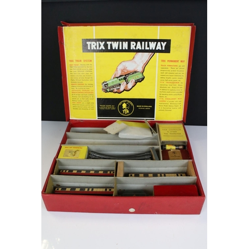 166 - Boxed TTR Trix Twin Railway Passenger Train Set with 0-4-0 5124 LMS locomotive and tender in black l... 