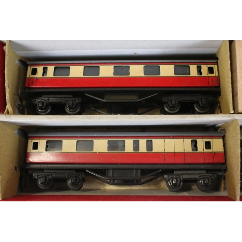 166 - Boxed TTR Trix Twin Railway Passenger Train Set with 0-4-0 5124 LMS locomotive and tender in black l... 