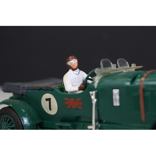 1356 - Boxed Triang Scalextric Vintage Car Racing MM / C64 Bentley in green with driver slot car, appears i... 