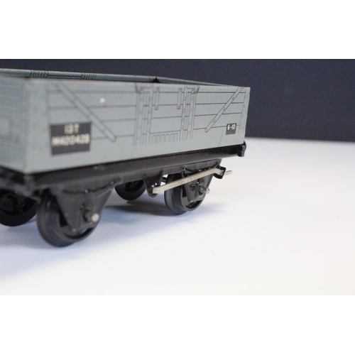 118 - Boxed Hornby O gauge Tank Goods Set No 45 containing BR 0-4-0 locomotive in black livery, track and ... 