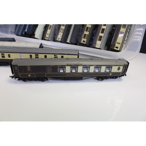 126 - 33 OO gauge items of rolling stock, all various coaches, includes Hornby, Triang, Exley, kit built e... 