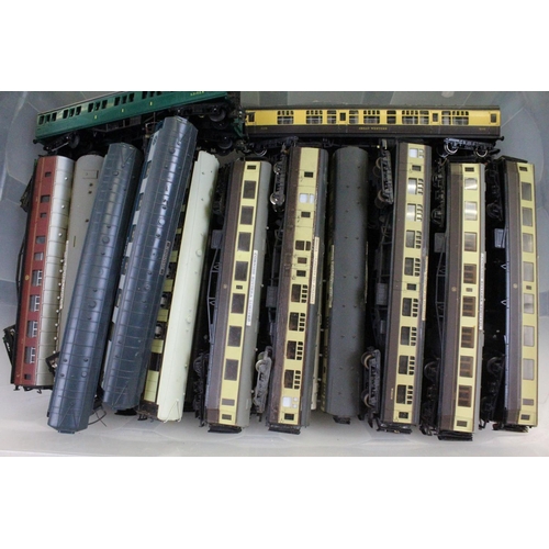 126 - 33 OO gauge items of rolling stock, all various coaches, includes Hornby, Triang, Exley, kit built e... 