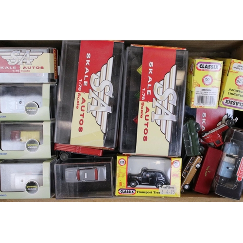 128 - Quantity of OO gauge model railway accessories to include cased & boxed diecast models featuring Oxf... 