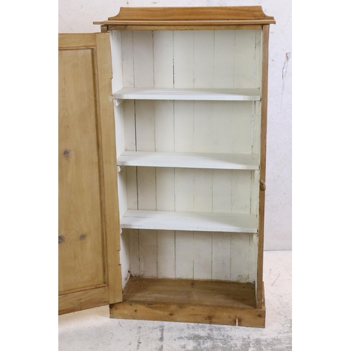 626 - Pine Cupboard with three shelves, 61cm wide x 121cm high