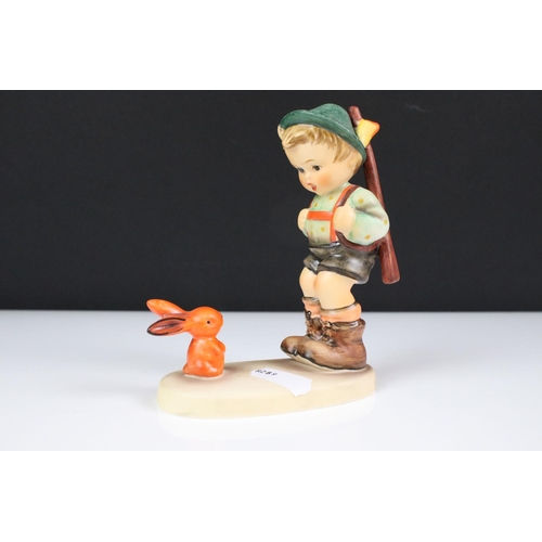 101 - 16 Goebel Hummel ceramic figures to include BH 25 Tender Loving Care, 377 Bashful, 220 We Congratula... 