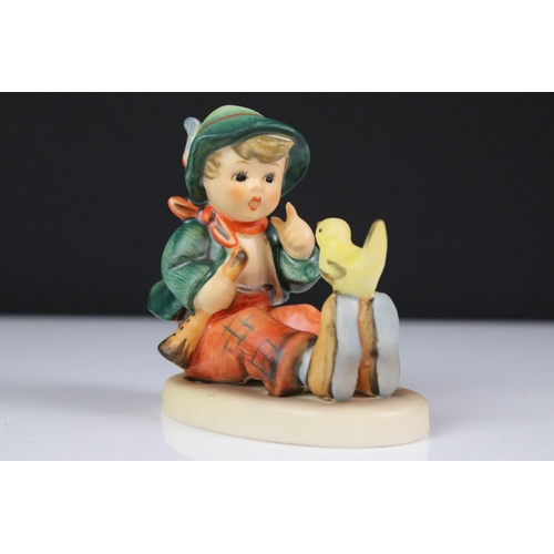 101 - 16 Goebel Hummel ceramic figures to include BH 25 Tender Loving Care, 377 Bashful, 220 We Congratula... 