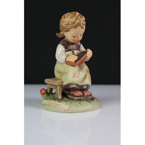 101 - 16 Goebel Hummel ceramic figures to include BH 25 Tender Loving Care, 377 Bashful, 220 We Congratula... 