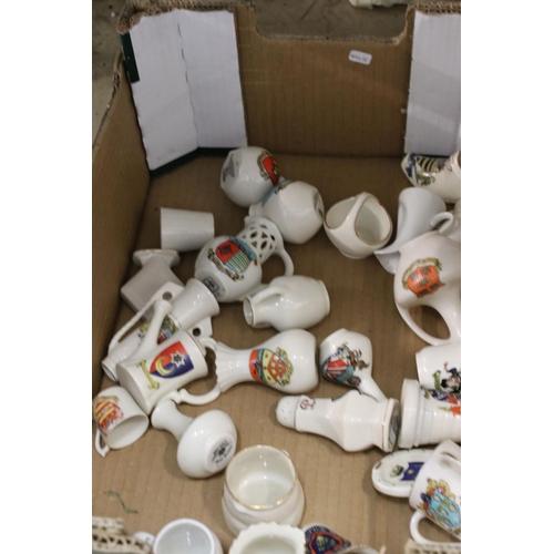 122 - Tray of 30+ pieces of crested china, to include W H Goss, Arcadian, etc