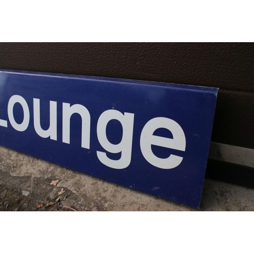 157 - British Railways ' First Class Lounge ' metal sign, with white lettering on a blue ground, measures ... 