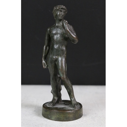 199 - A collection of nine grand tour style miniature bronzes figure of classical marble statues.