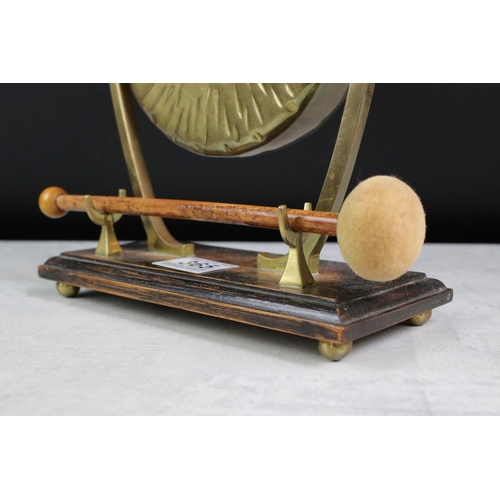 365 - Brass gong on oak stand & retro vintage desk calendar