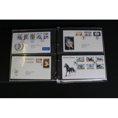 413 - A large collection of mainly British first day covers together with a small quantity of coin covers.