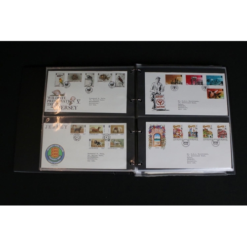 413 - A large collection of mainly British first day covers together with a small quantity of coin covers.