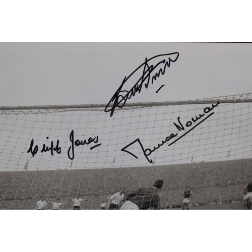 435 - Football Autographs - Tottenham Hotspur, a ltd edition 12