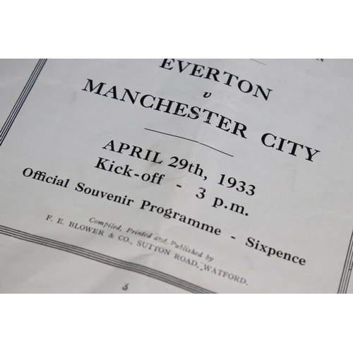 436 - Football Autographs - Manchester City, a 1933 FA Cup Final programme v Everton signed on the team pa... 