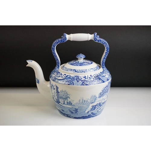 10 - Large Spode Blue & White Italian pattern ceramic kettle & cover, 31cm high