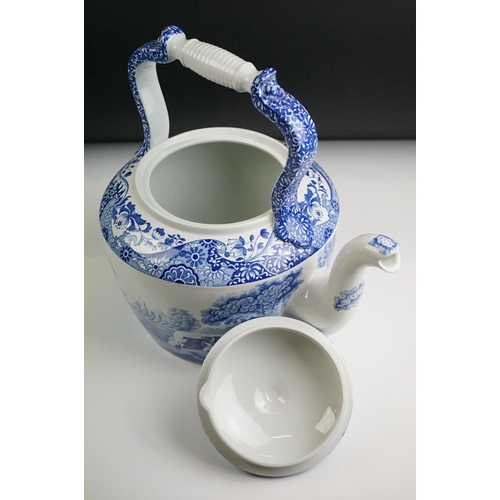 10 - Large Spode Blue & White Italian pattern ceramic kettle & cover, 31cm high