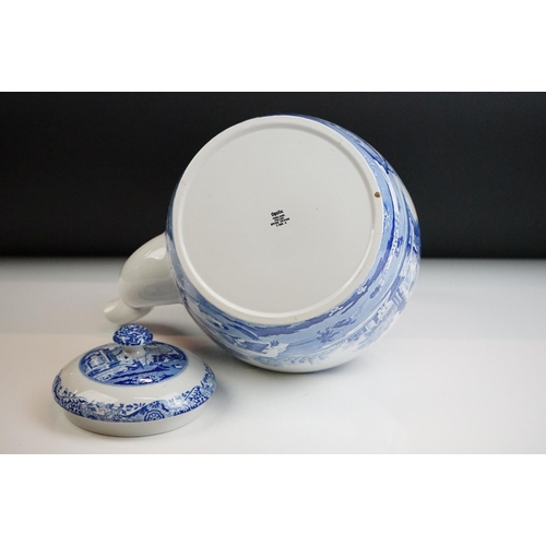 10 - Large Spode Blue & White Italian pattern ceramic kettle & cover, 31cm high