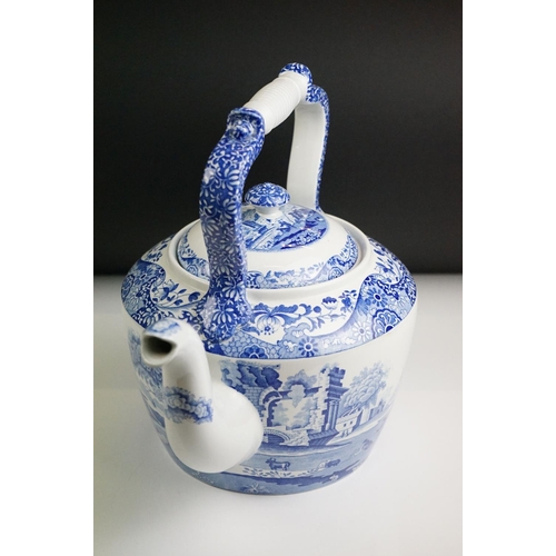 10 - Large Spode Blue & White Italian pattern ceramic kettle & cover, 31cm high