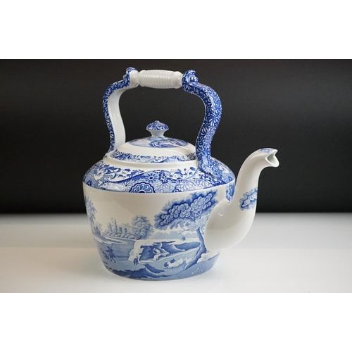 10 - Large Spode Blue & White Italian pattern ceramic kettle & cover, 31cm high