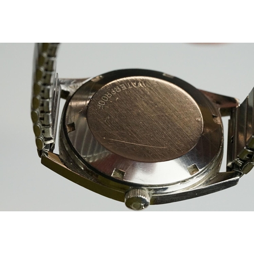 238 - A gents Omega Geneve wristwatch with logo to crown and glass.