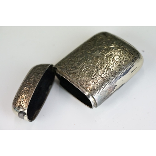 264 - A small group of collectables to include a fully hallmarked sterling silver vesta case, hallmarked s... 