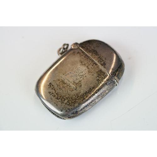 264 - A small group of collectables to include a fully hallmarked sterling silver vesta case, hallmarked s... 