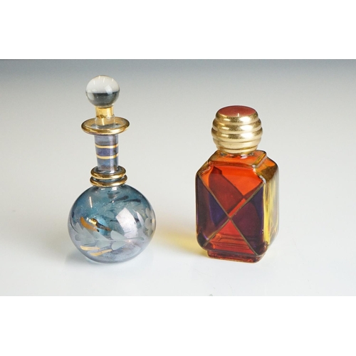 327 - A collection of mainly vintage scent / perfume bottles to include a fully hallmarked sterling silver... 