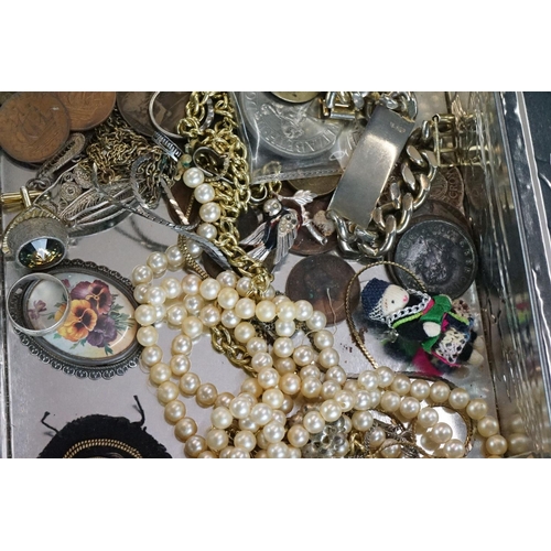 322 - A box of mixed collectables to include a hallmarked sterling silver ingot pendant ad necklace, coins... 