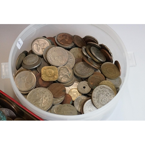 324 - Box of mixed coinage, copper, silver etc, weight over 7kg