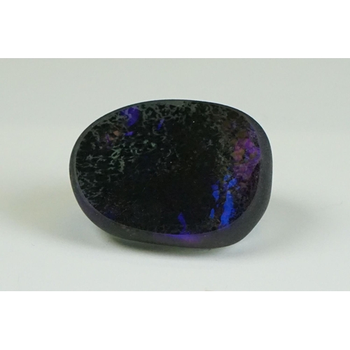 69 - Brian & Jenny Blanthorn 1988 blue art glass pebble of naturalistic form with rough exterior of lamin... 