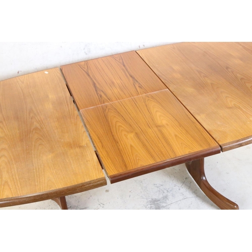 549 - Mid century Retro G-Plan ' Fresco ' Teak Oval extending Dining Table, 161cm long (closed) x 106cm wi... 