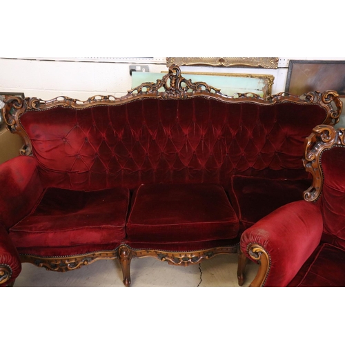 566 - Victorian style Three Piece Suite comprising three seater settee, 203cm long x 105cm high x 85cm dee... 