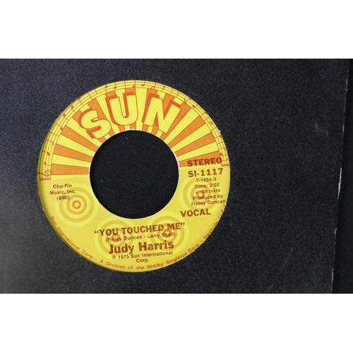 425 - Vinyl - Rockabilly / Rock ’N’ Roll / Sun Records - 17, mainly original USA pressing Sun Records 7” s... 