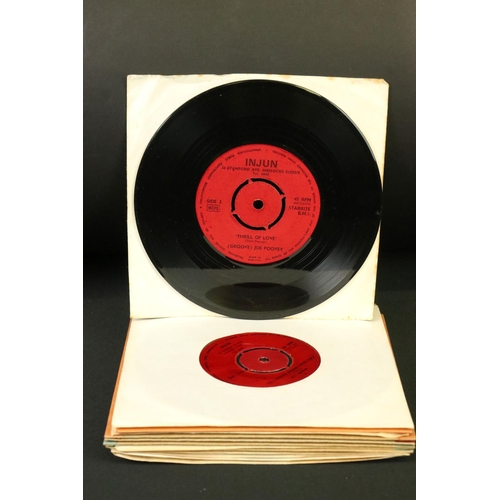 435 - Vinyl - Rockabilly - 13 early 1970s UK pressing singles on Injunction Records label, to include: (Gr... 