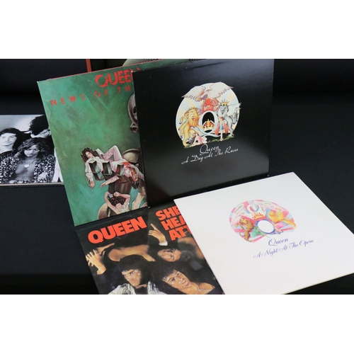 541 - Vinyl - 18 Queen LPs spanning their career to include Queen At The Beeb, Innuendo, self titled, Quee... 