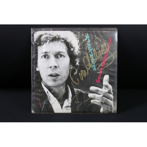 348 - Vinyl & Autographs – 5 Dire Straits and related singles signed by Mark Knopfler and Alan Clark, incl... 