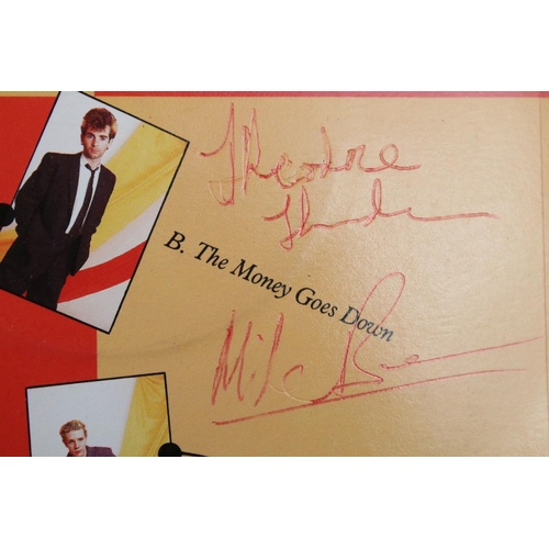 384 - Vinyl & Autographs – 38 New Wave / Alternative singles signed by the artists to include Squeeze (6 s... 