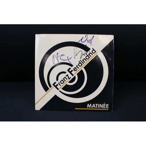 388 - Vinyl & Autographs – 25 modern / contemporary bands ltd edn singles and picture discs all signed by ... 