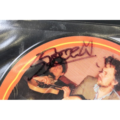 388 - Vinyl & Autographs – 25 modern / contemporary bands ltd edn singles and picture discs all signed by ... 