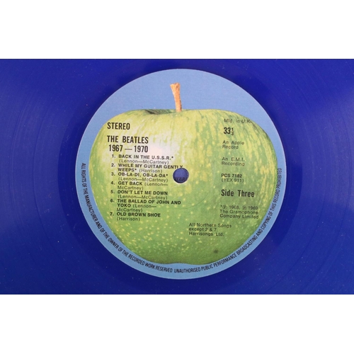 650 - Vinyl - 3 The Beatles LPs to include 1967-70 blue vinyl, 1962-66 black viny, Sgt Pepper later stereo... 