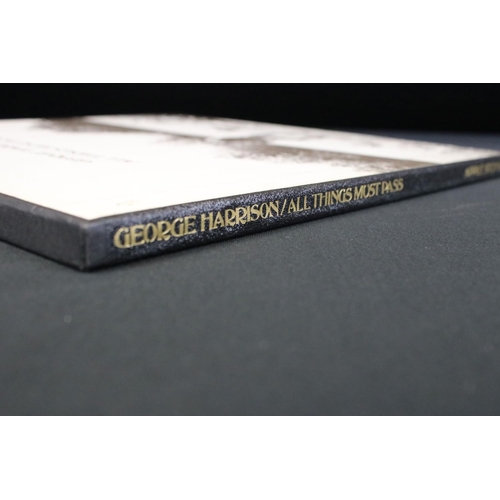 686 - Vinyl - George Harrison All Things Must Pass LP Box Set on Apple STCH 639, white inners, no poster, ... 