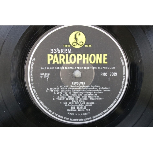 833 - Vinyl - The Beatles Revolver PMC 7009.  The Gramophone Co Ltd and Sold In UK to label, matrices XEX ... 