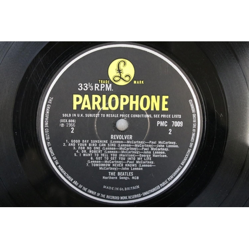 833 - Vinyl - The Beatles Revolver PMC 7009.  The Gramophone Co Ltd and Sold In UK to label, matrices XEX ... 