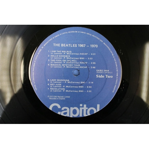 852 - Vinyl - 3 The Beatles LPs to include Sgt Pepper (PCS 7027) two boxed EMI silver and black labels wit... 