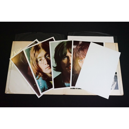 15 - Vinyl - The Beatles White Album PMC 7067 low number 0002374.  4 photos and poster present, original ... 