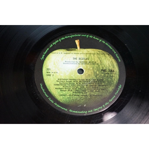 3 - Vinyl - The Beatles - White Album, mono top loader, low number 0005418, no EMI on the labels, Apple ... 